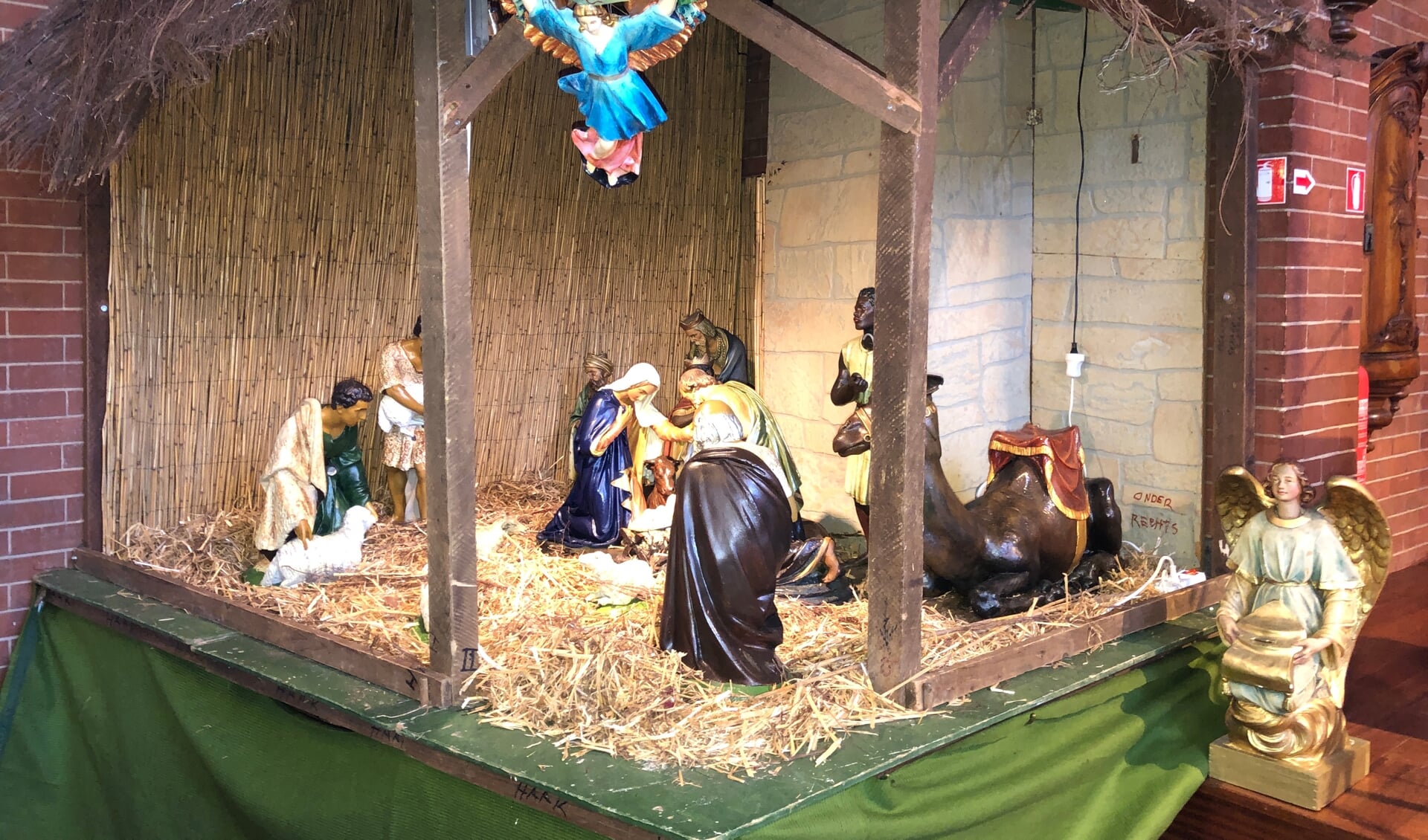 De kersttal in de Willibrordus is weer neergezet.
