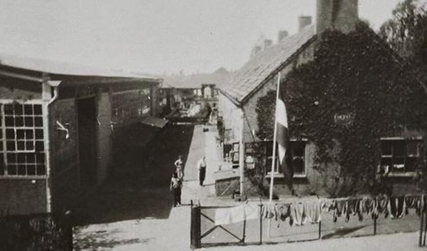 <p>In de voormalige modellenloods werden de Poolse militairen ondergebracht/</p>