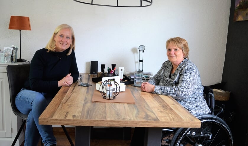 <p>Astrid Pieterse (links) en Annemartien Rutten vinden dat spontane ritten mogelijk moeten blijven</p>