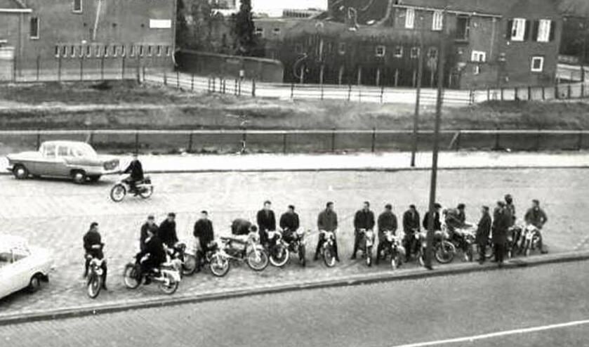 <p>Wachten op de meiden...</p>