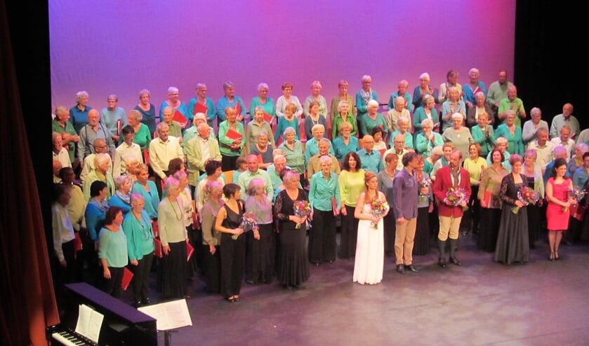 <p>Het SER-koor in betere tijden.</p>