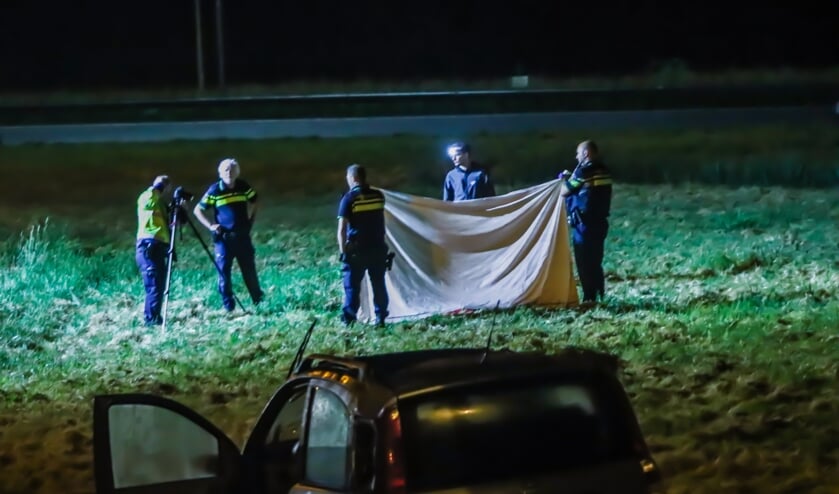 <p>De politie onderzoekt de toedracht van het ongeluk dat gebeurde rond 01.15 uur. </p>