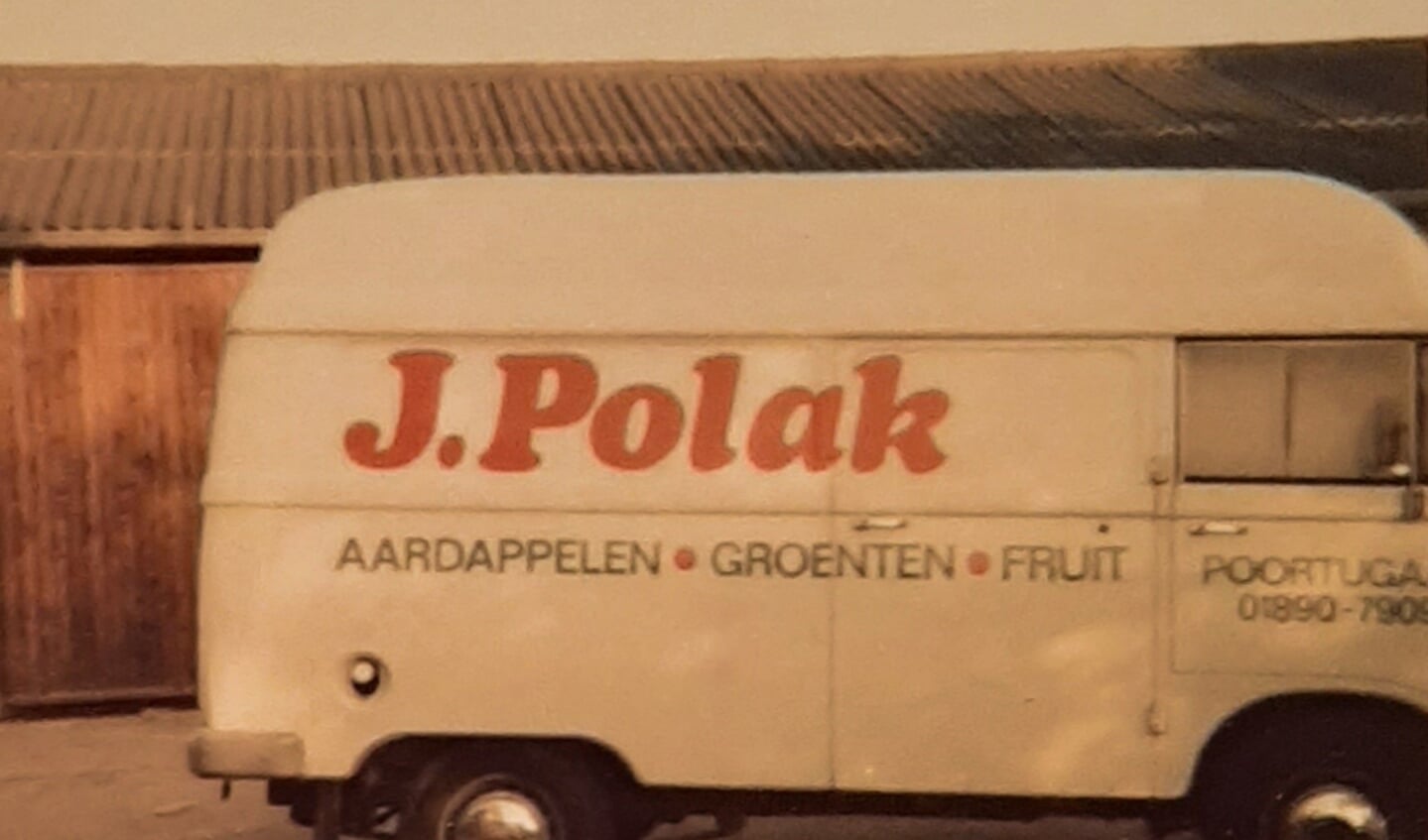 De eerste Mercedes Benz bus van Polak in 1974. 
