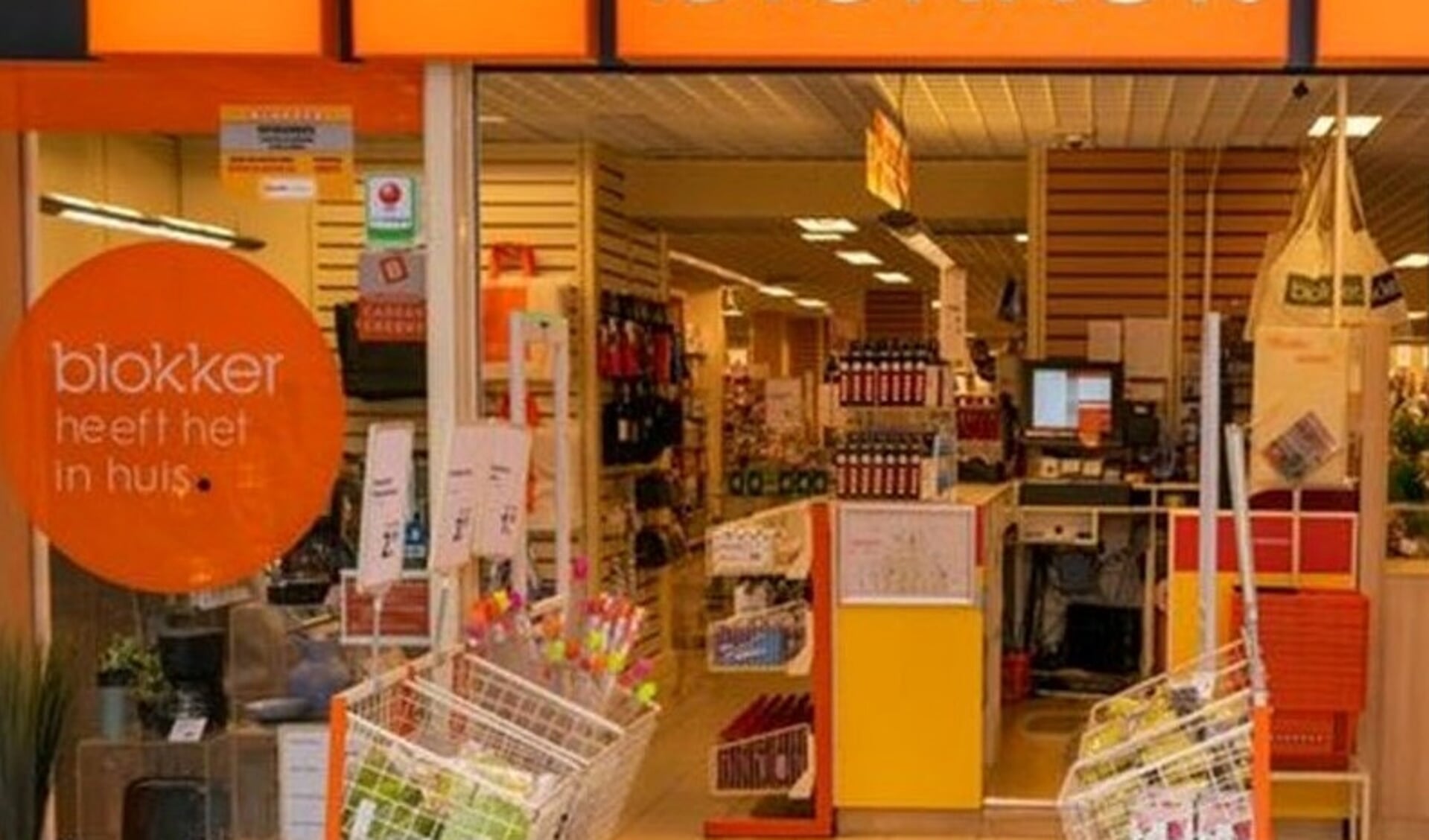 De nieuwe winkel in Ridderkerk komt tegenover de Jumbo-supermarkt, waar nu nog een tijdelijke vestiging van Duifhuizen is. 