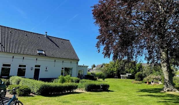 <p>De Paradijshoeve nabij de Crezéepolder.</p>