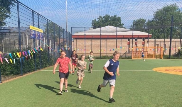 <p>Rondjes rond het Cruyff Court in Slikkerveer</p>