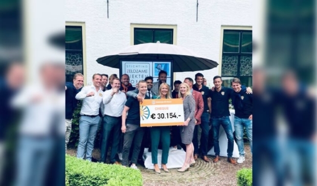 <p>De Haringparty van afgelopen seizoen bracht een mooi bedrag voor het goede doel. </p>