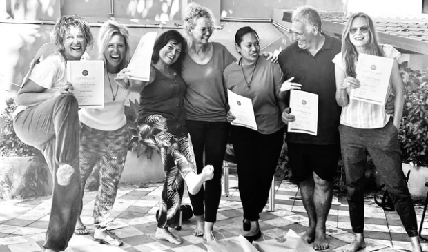 <p>Jolanda Wennink (links) met de groep cursisten. </p>