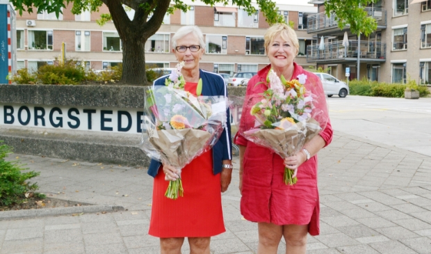 <p>Janny van Wouwe en Caroline Oostveen. </p>