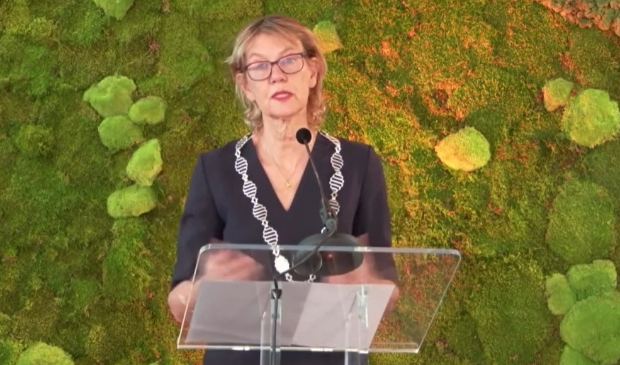 <p>Burgemeester Jolanda de Witte tijdens jaar nieuwjaarstoespraak per video. </p>