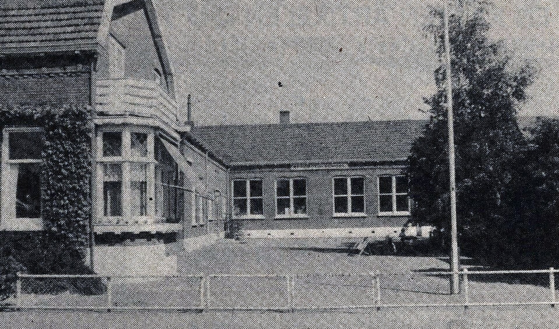Het beeld van de Rehobothschool voor de sloop in 1977