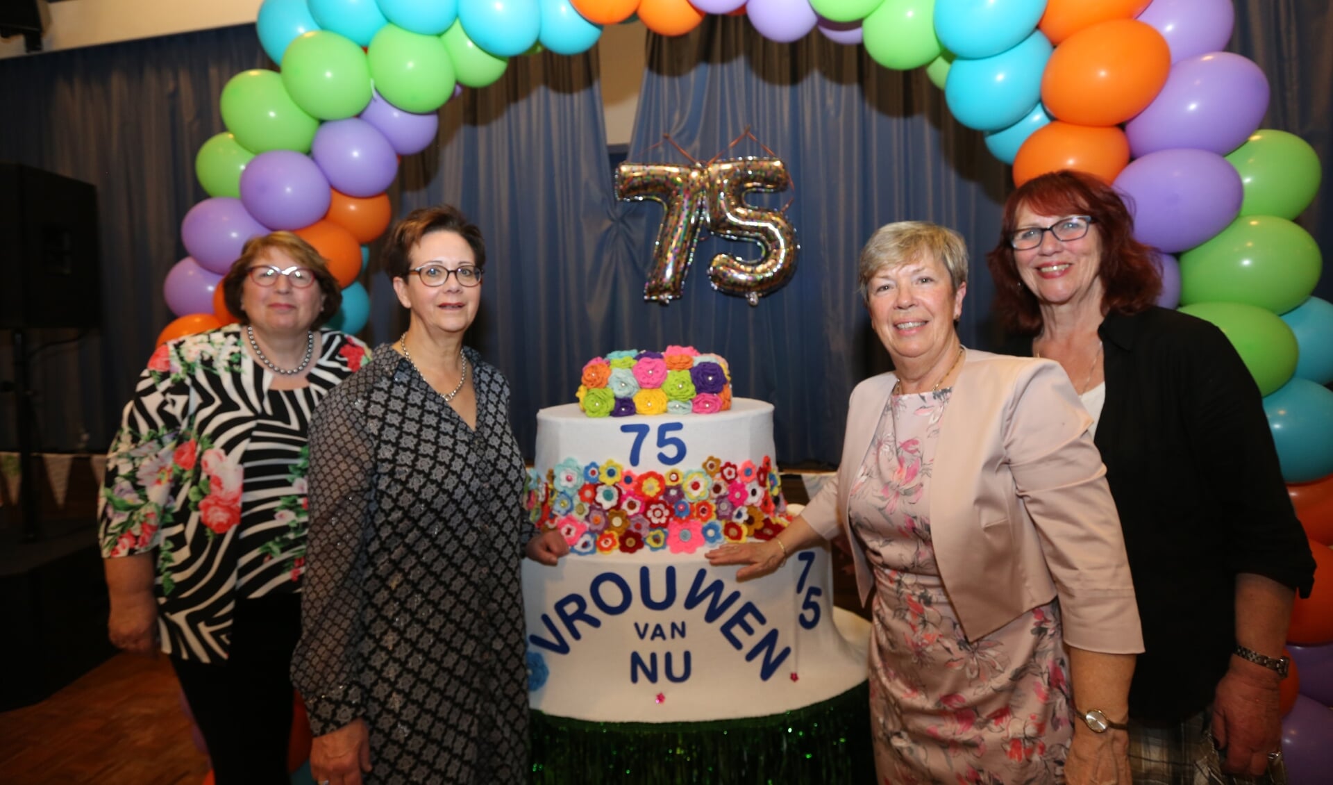 Het 75-jarig jubileum werd groots gevierd door de Vrouwen van Nu. FotoSjors.