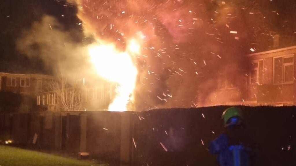 Drukke Jaarwisseling Voor Brandweer Al Het Nieuws Uit Ridderkerk