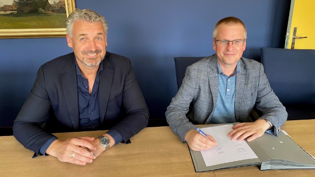 Ondertekening Koopovereenkomst Plan 'Thuis In Heerjansdam' - Oozo.nl