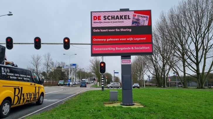 Het reclamebord aan de Dierensteinweg.