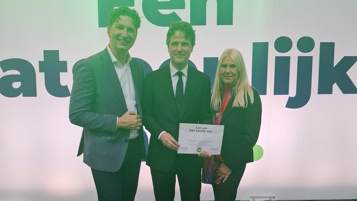 Henri Bontenbal (lijsttrekker CDA) met Ruben Houweling (voorzitter CDA Barendrecht) en Petra de Kam-Benard (raadslid CDA). 