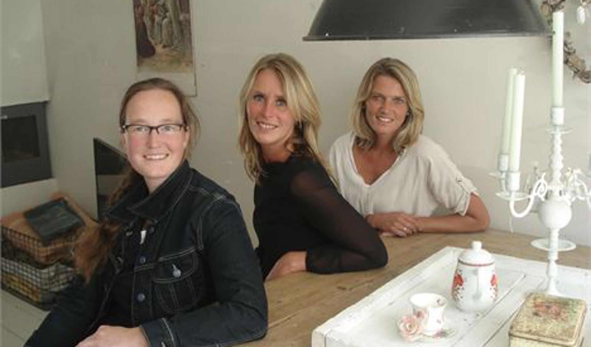 Marianne Vermeer, Hanneke van der Linden en Corina Booy hopen op een gezellige fair.