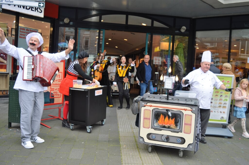 Franse kaas met muziek en dansen voor een Brusselse wafel