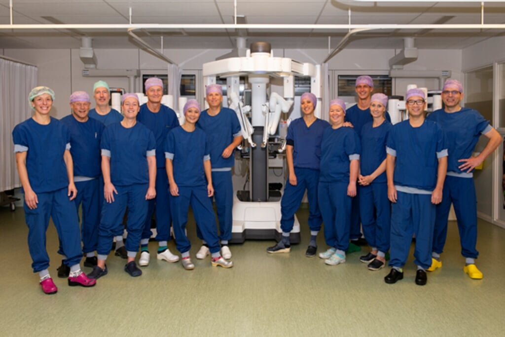 Het operatieteam dat met de robot gaat werken. (foto: Maasstad Ziekenhuis)