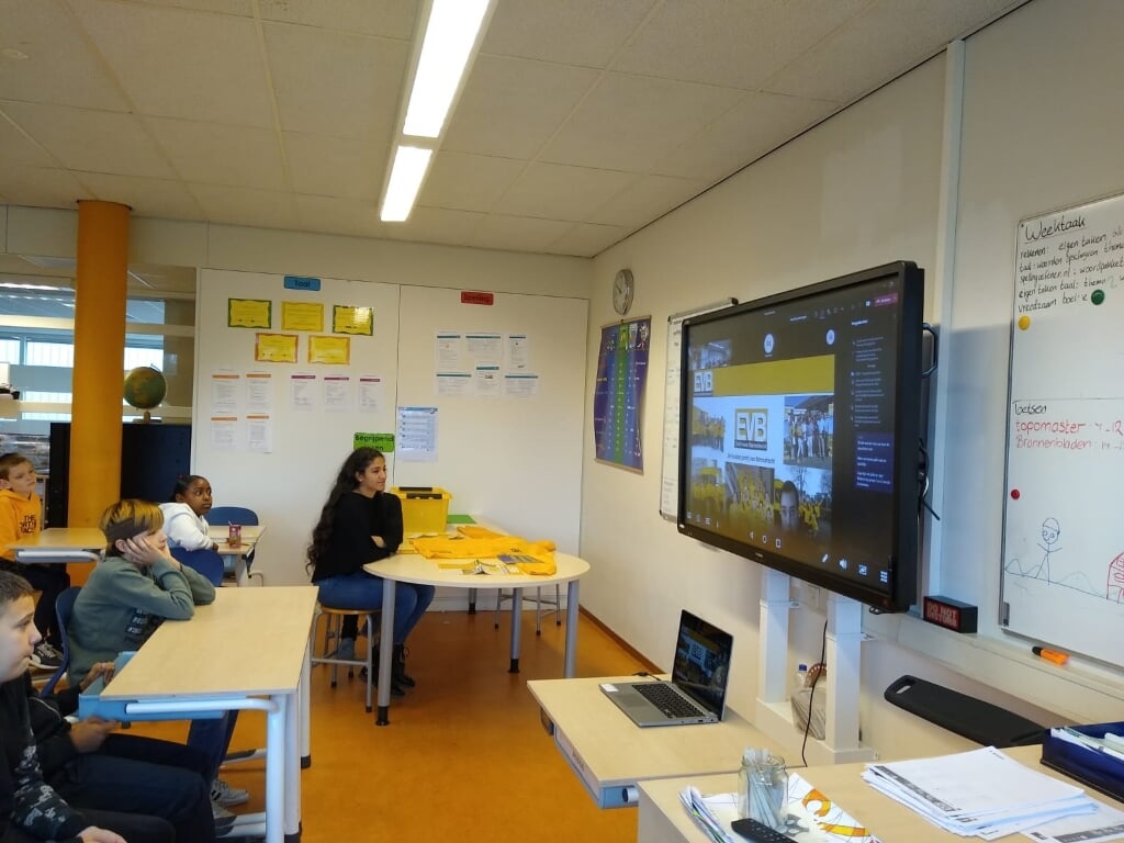 De leerlingen krijgen via het scherm tips voor hun campagne.