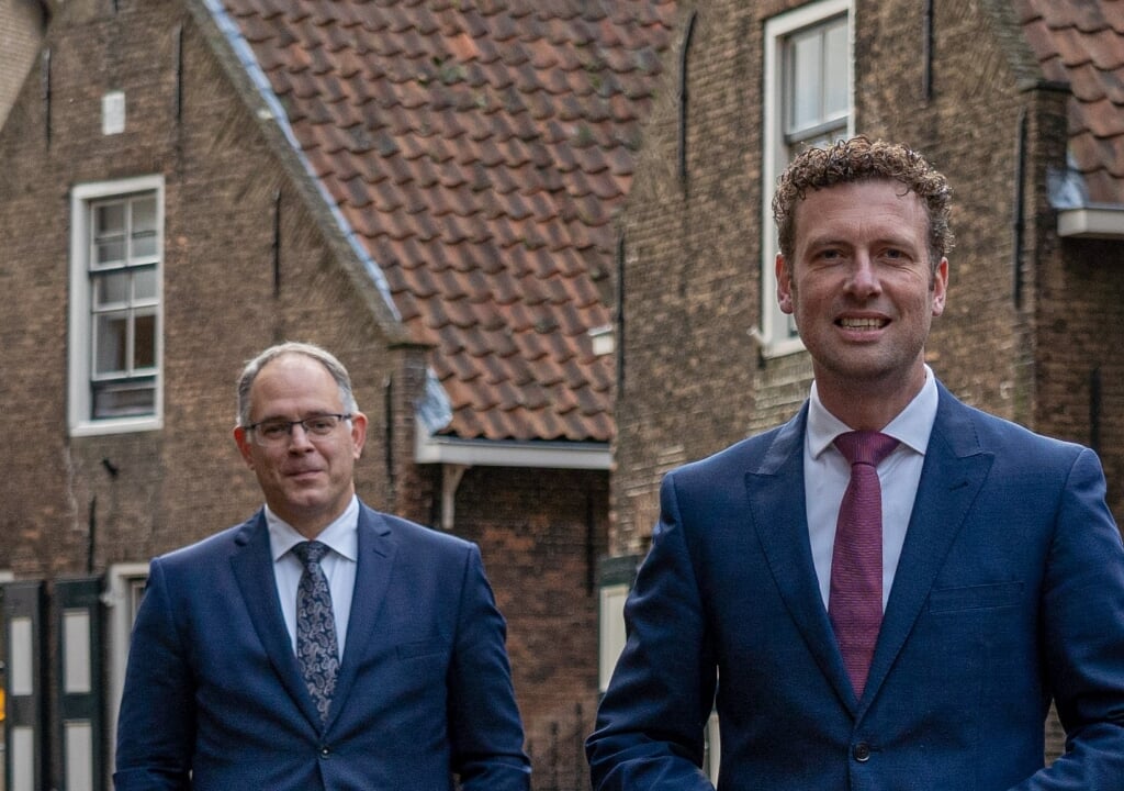 Lijsttrekker Daan Kardol (rechts) met kandidaat-wethouder Kees van de Duijn Schouten