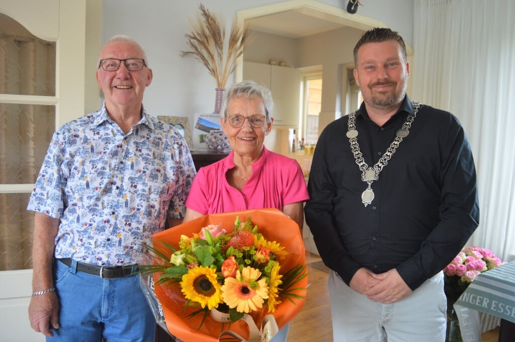 Locoburgemeester Van Os bezocht het echtpaar Van der Steen