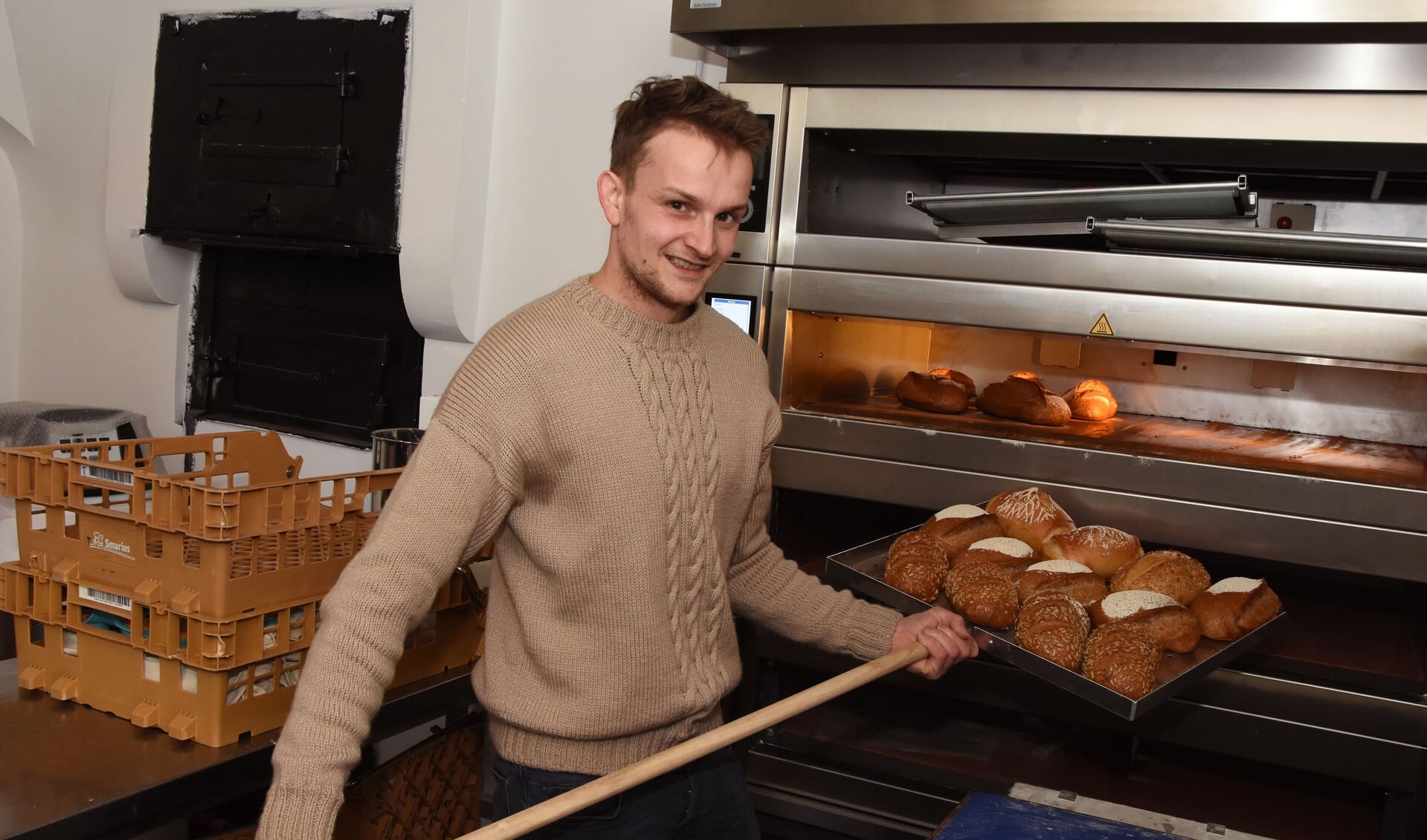 Erik van Rodijnen bakt in 500 jaar oude Kloosterbakkerij in Velp -  Adverteren Schaijk, Arenalokaal