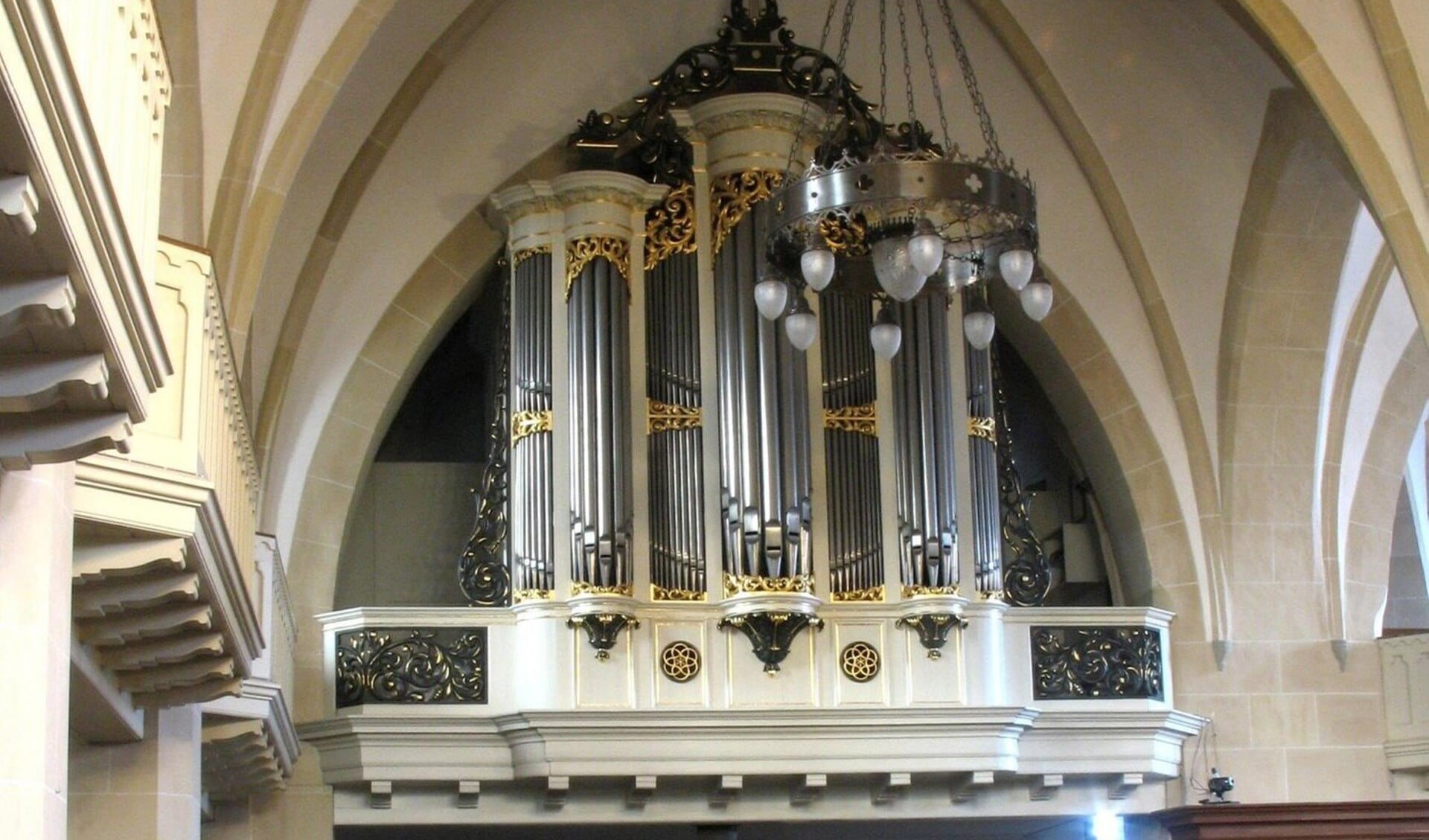 Het orgel in de Schildkerk waarop Jaap Zwart op 24 juli zal spelen.