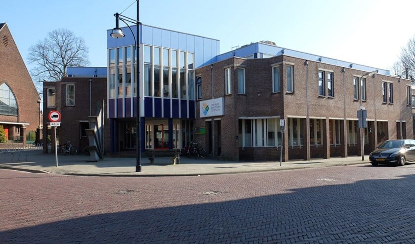 <p>De voormalige bibliotheek was een ideale vaccinatielocatie voor veel Oldenzalers - centraal gelegen, goed bereikbaar en veel parkeerruimte. Na bewezen diensten gaat deze eind juli dicht.</p>