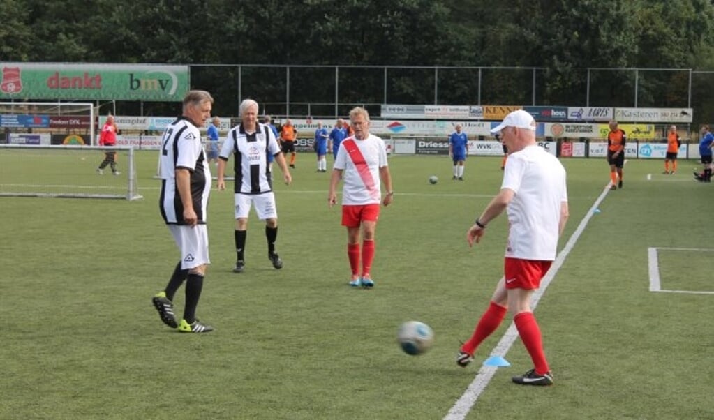 Walking football wordt steeds populairder, in Almelo vindt het grootste Europese toernooi om de City Cup plaats