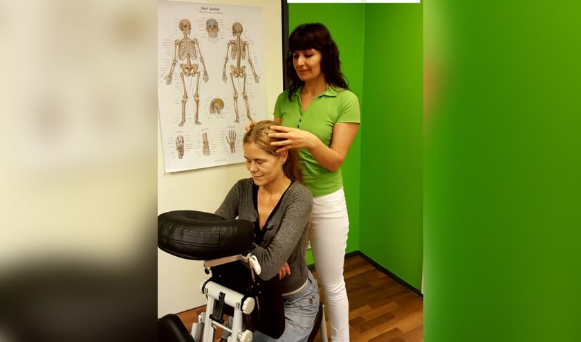 <p>Besna Son geeft op 20 januari de cursus Indiase hoofdmassage bij de Volksuniversiteit Hengelo.</p>