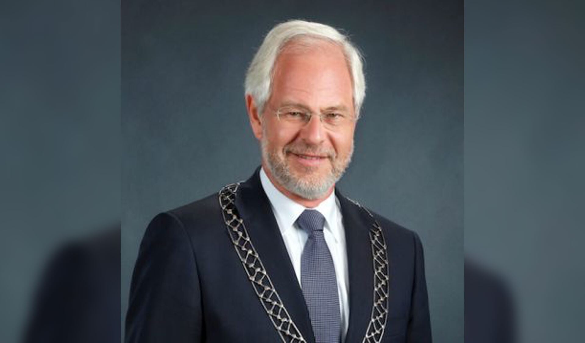 Burgemeester Theo Schouten