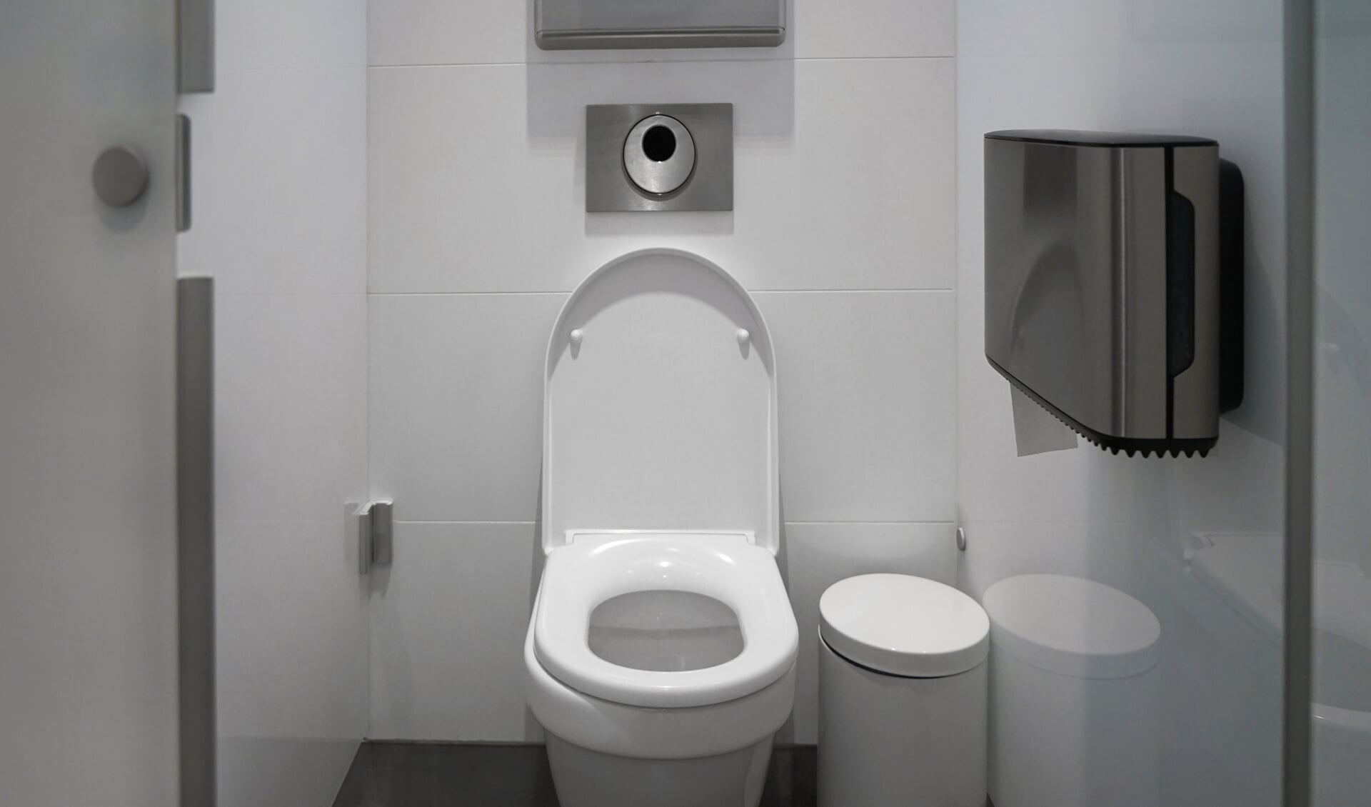 Een schoon en toegankelijk toilet is zeker in de avonduren niet altijd vanzelfsprekend. Hier moet verandering in komen.