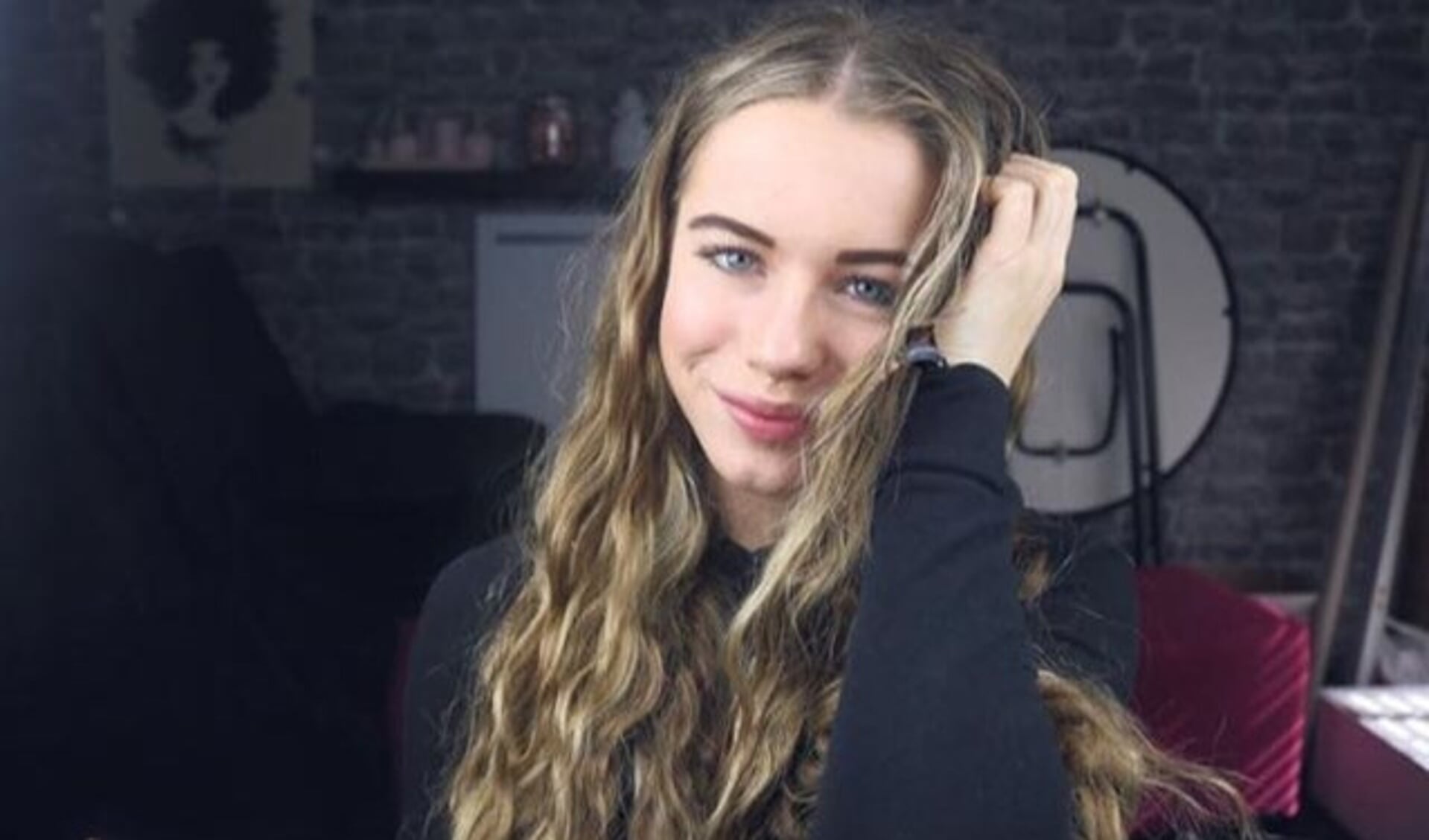 De 15-jarige Estelle van den Elst dingt op 12 mei mee naar de titel van Miss Teen van Overijssel 