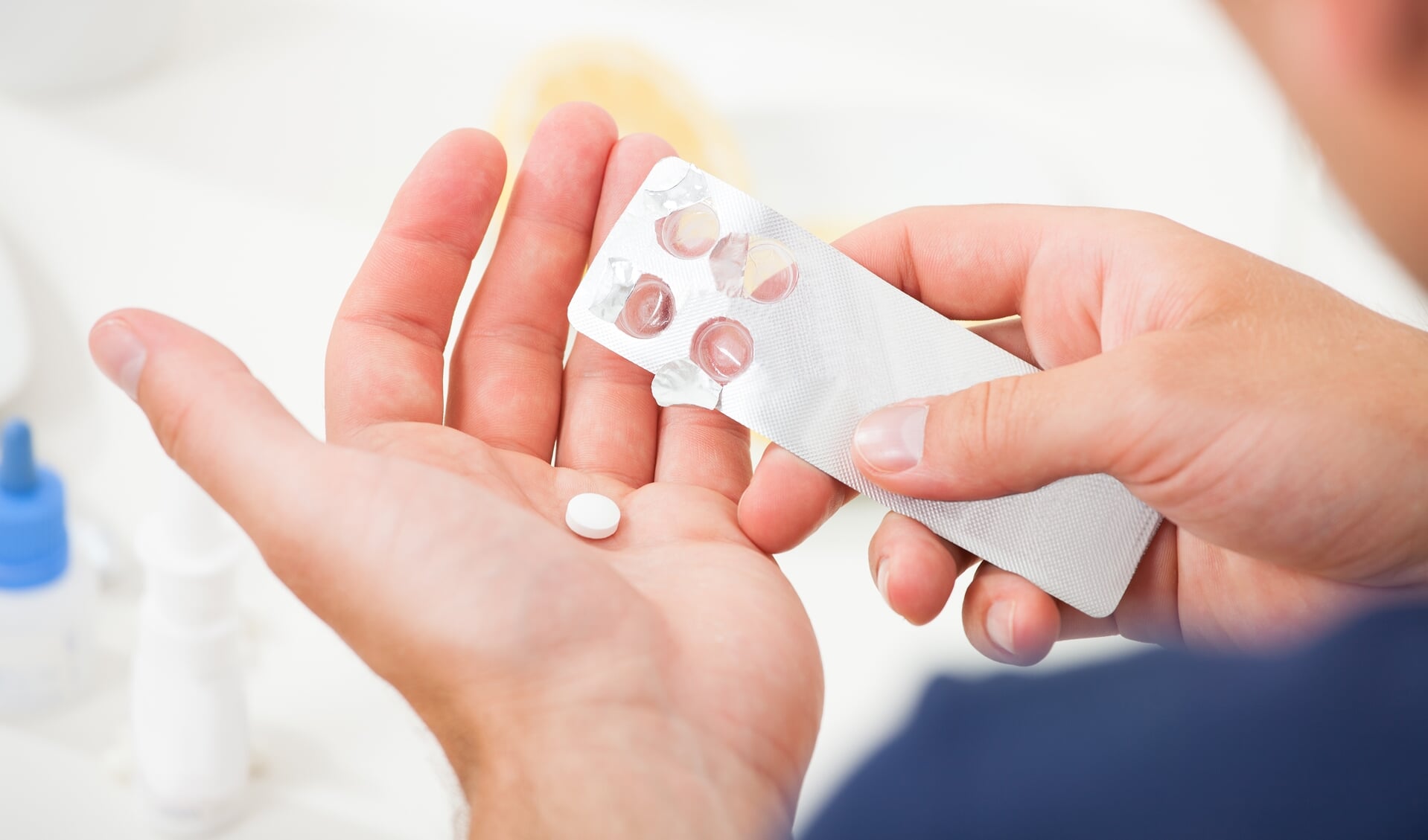 Stijgende zorgkosten en flinke bijwerkingen: pijn bestrijden met pillen is lang niet altijd de juiste keuze.