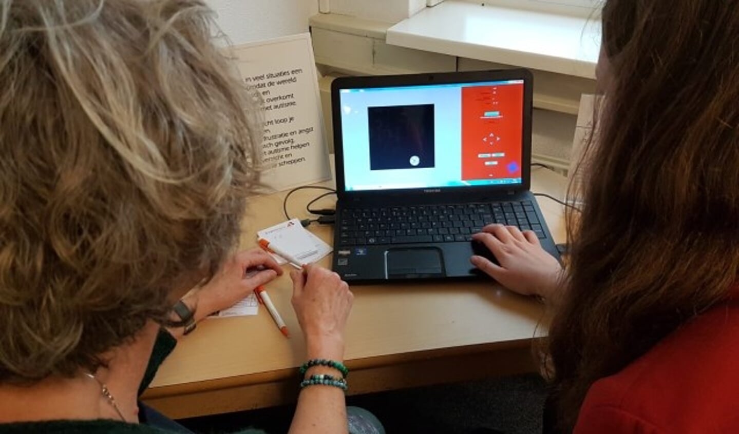Evenmens laat mensen zonder autisme kennismaken met autisme en brengt lotgenoten met elkaar in contact.