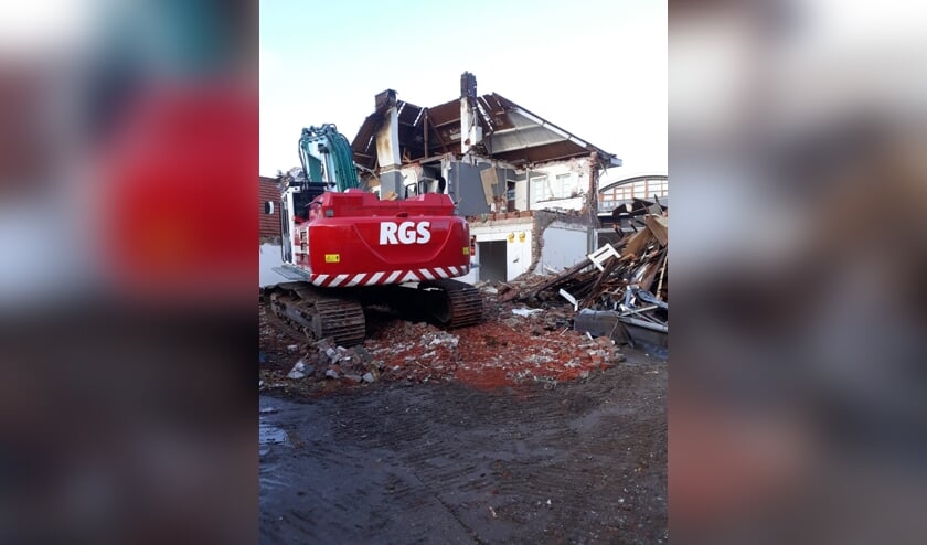 <p>De Rijssense Gebouwensloperij is begonnen met verwijderen van pand Walstraat 38</p>