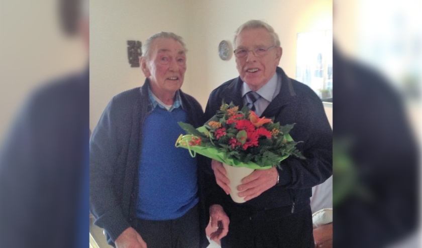 Twee Bornse spoorvrienden Johan Ellenbroek (links) en Henk van der Vegt (rechts)