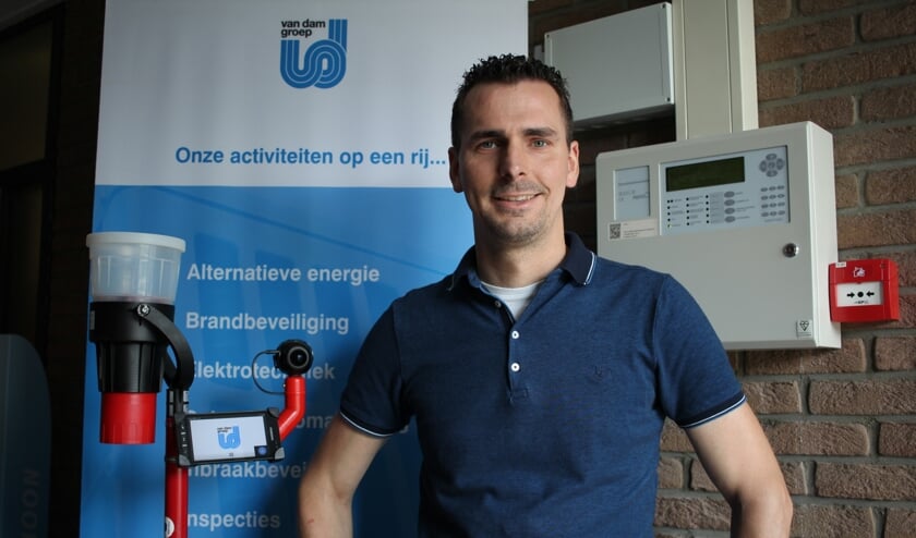 RIJSSEN - Projectleider Wilmer van Belzen met naast zich de tester met panoramacamera.