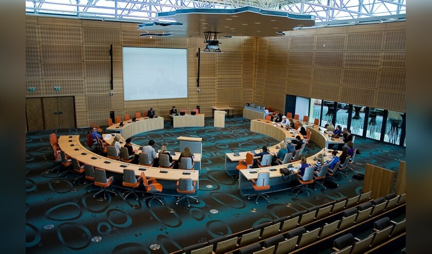 ZWOLLE - Provinciale Staten van Overijssel vergaderen in het Nedersaksisch.