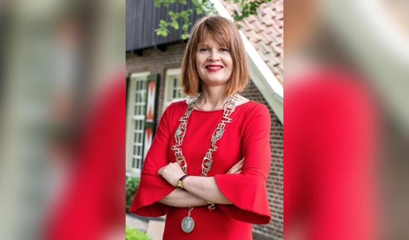 <p>Burgemeester Cia Kroon dankbaar voor de vele steun.</p>