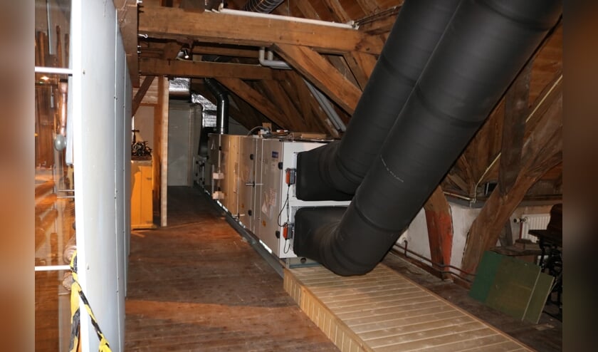RIJSSEN - De installatie voor het binnenklimaat op de kasteelzolder.