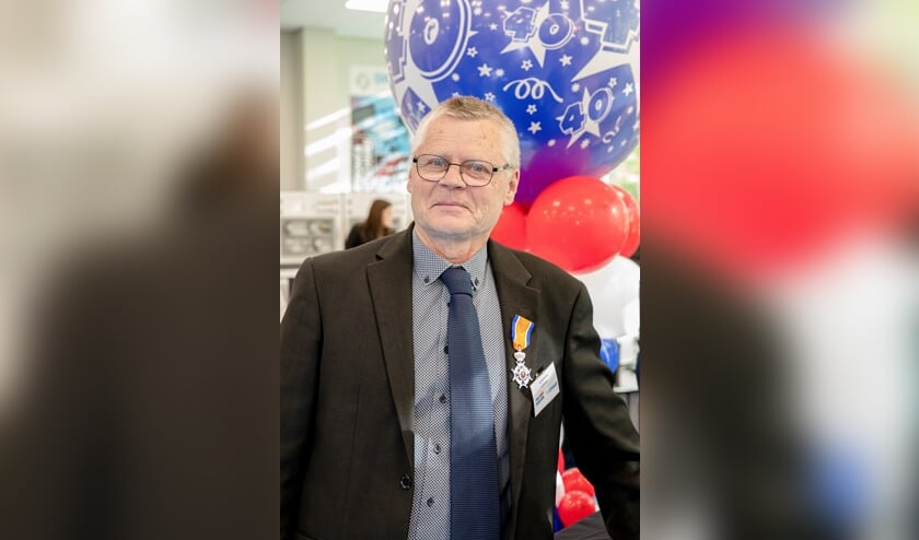 <p>De Losserse gedecoreerde, Rob Swennenhuis. Samen met Oldenzaler Louis Wilbrink benoemd tot Ridder in de Orde van Oranje Nassau.</p>