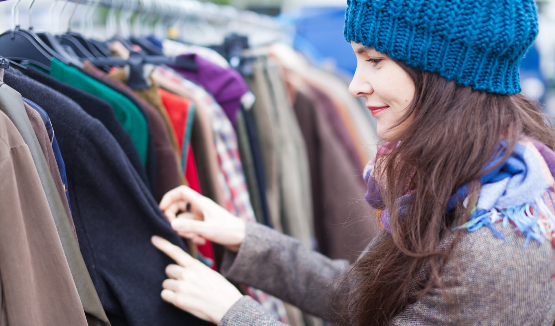 Bruikbare kleding krijgt weer een nieuwe eigenaar op de tweedehands kledingbeurzen die Dinkelland en Tubbergen houden met ROVA.