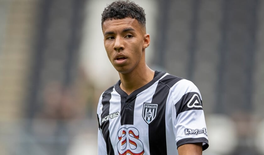 <p>Ruben Roosken tijdens de wedstrijd van Heracles Almelo tegen NEC. (Foto: NESimages)</p>
