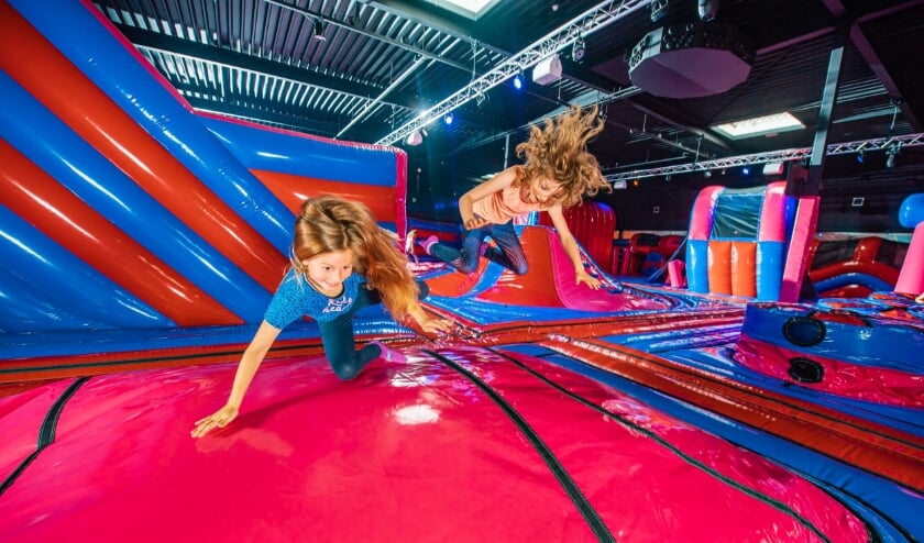 <p>Bounce Valley Enschede is geopend. Huis aan Huis mag twee keer vier vrijkaarten weggeven.</p>