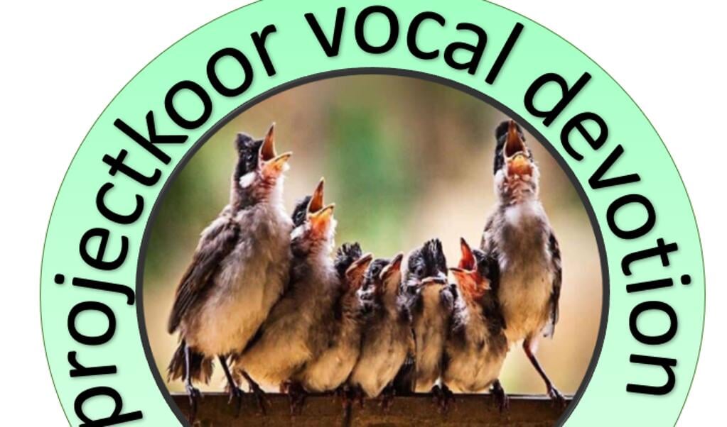 Nog geen foto van koorleden in hun nieuwe outfit, maar wel een mooi beeld dat elk vogeltje zingt zoals het gebekt is. Belangrijk bij Projectkoor Vocal Devotion, net zoals gezelligheid en plezier.