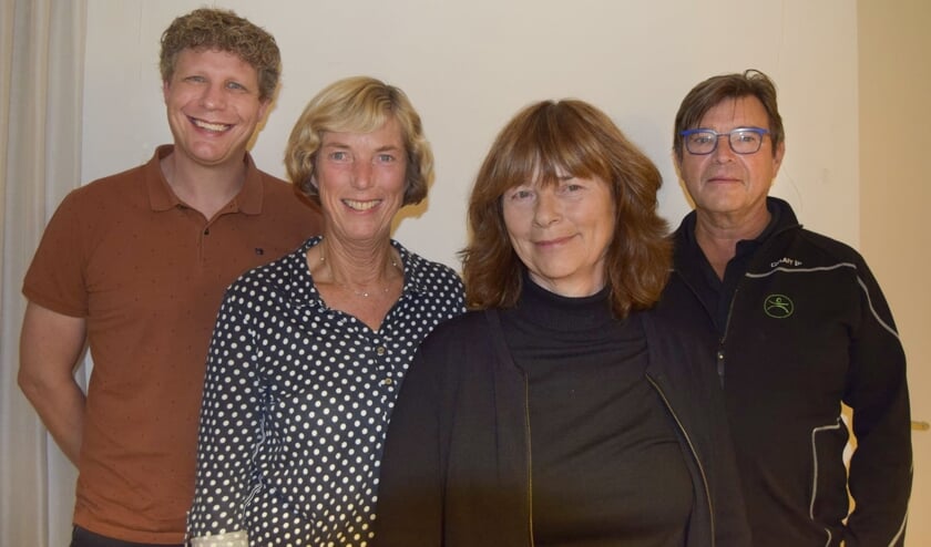 <p>Hanneke van Es, Dineke Gast, Erik Langeveld en Wouter Smienk zijn acupuncturisten. Ze willen de coronaklachten aanpakken. </p>