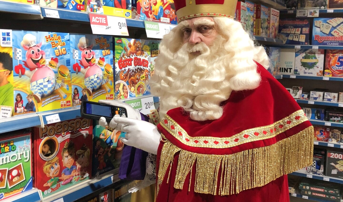 Er is een ruime keuze aan speelgoed voor Sinterklaas op de Woonboulevard in Almelo.