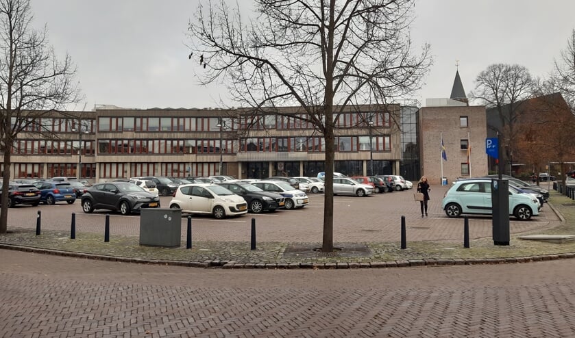 <p>Oldenzalers kunnen met vrijwel alle vragen bij het Sociaal Plein terecht in het stadhuis. Dit kan ook zonder afspraak.</p>